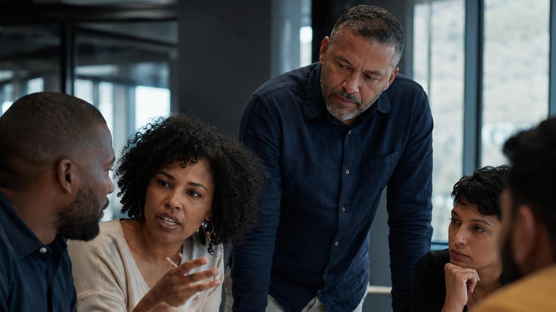 Middle managers in a cross-functional working session